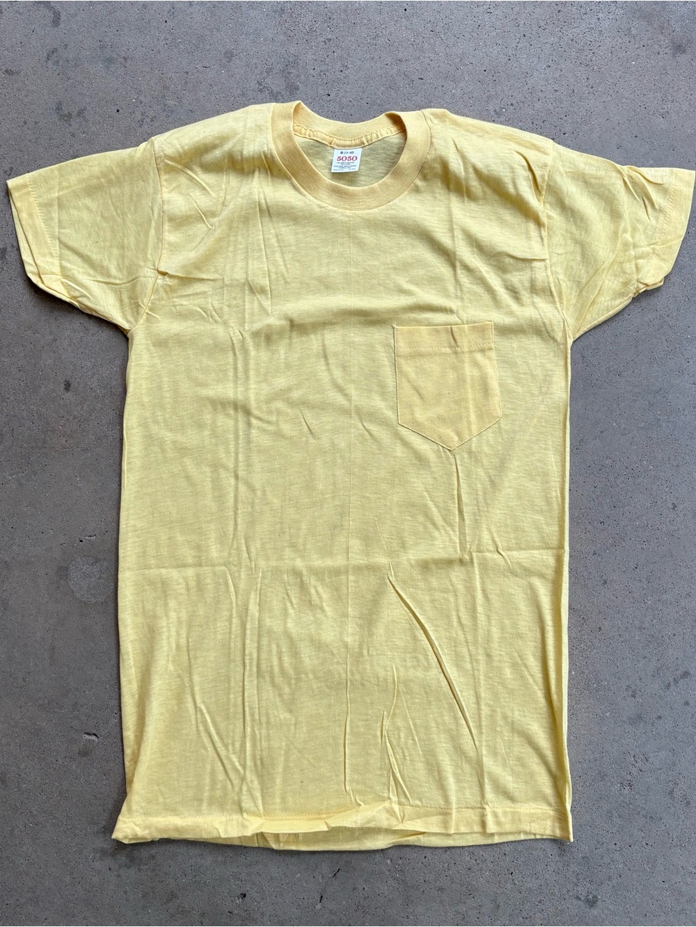 Vintage 50/50 Pocket T-Shirt Men's size Medium Yellow Single Stitch Made in USA